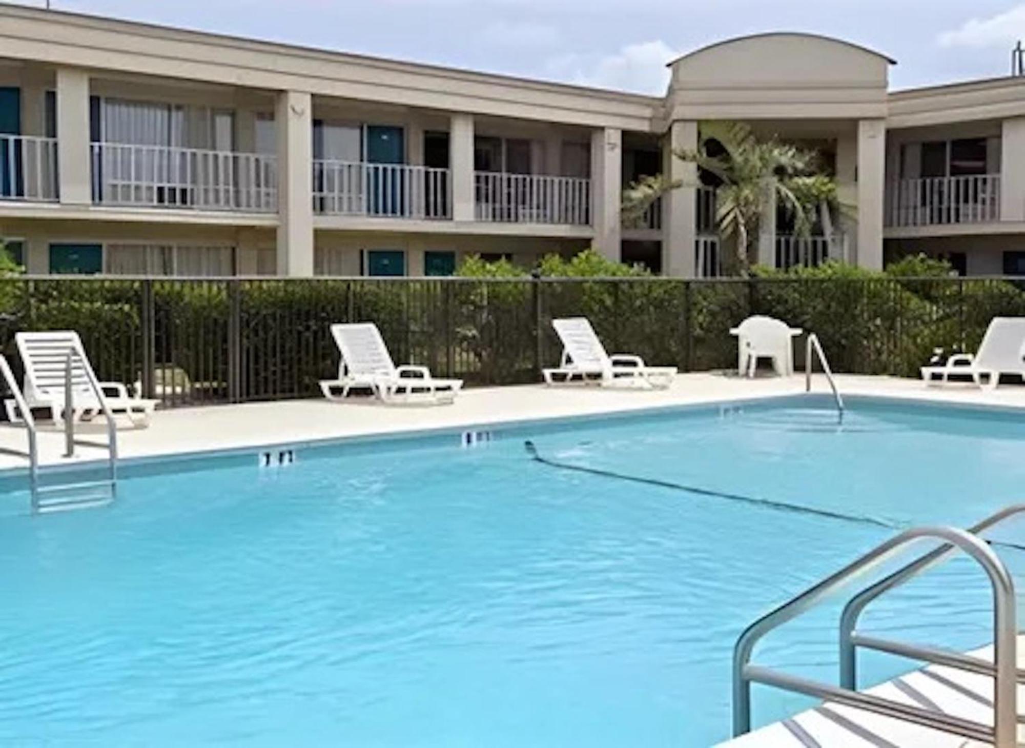 Where to Stay Near Nova University Ocala: 8 Design Hotels