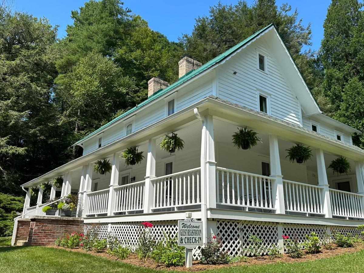 5 Hotels Near Boone Heights Shopping Center Worth Booking as a Couple