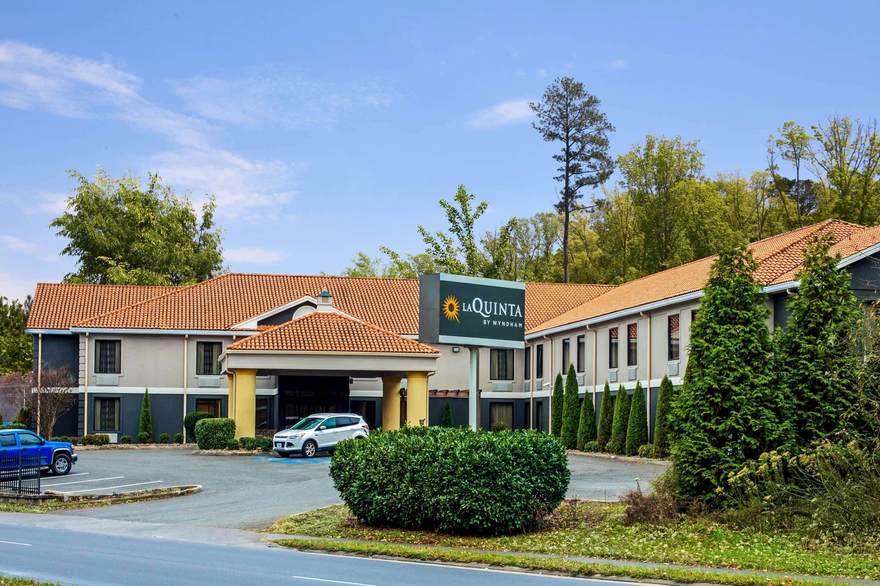 11 Top-Rated Business Hotels in the Blue Ridge Mountains