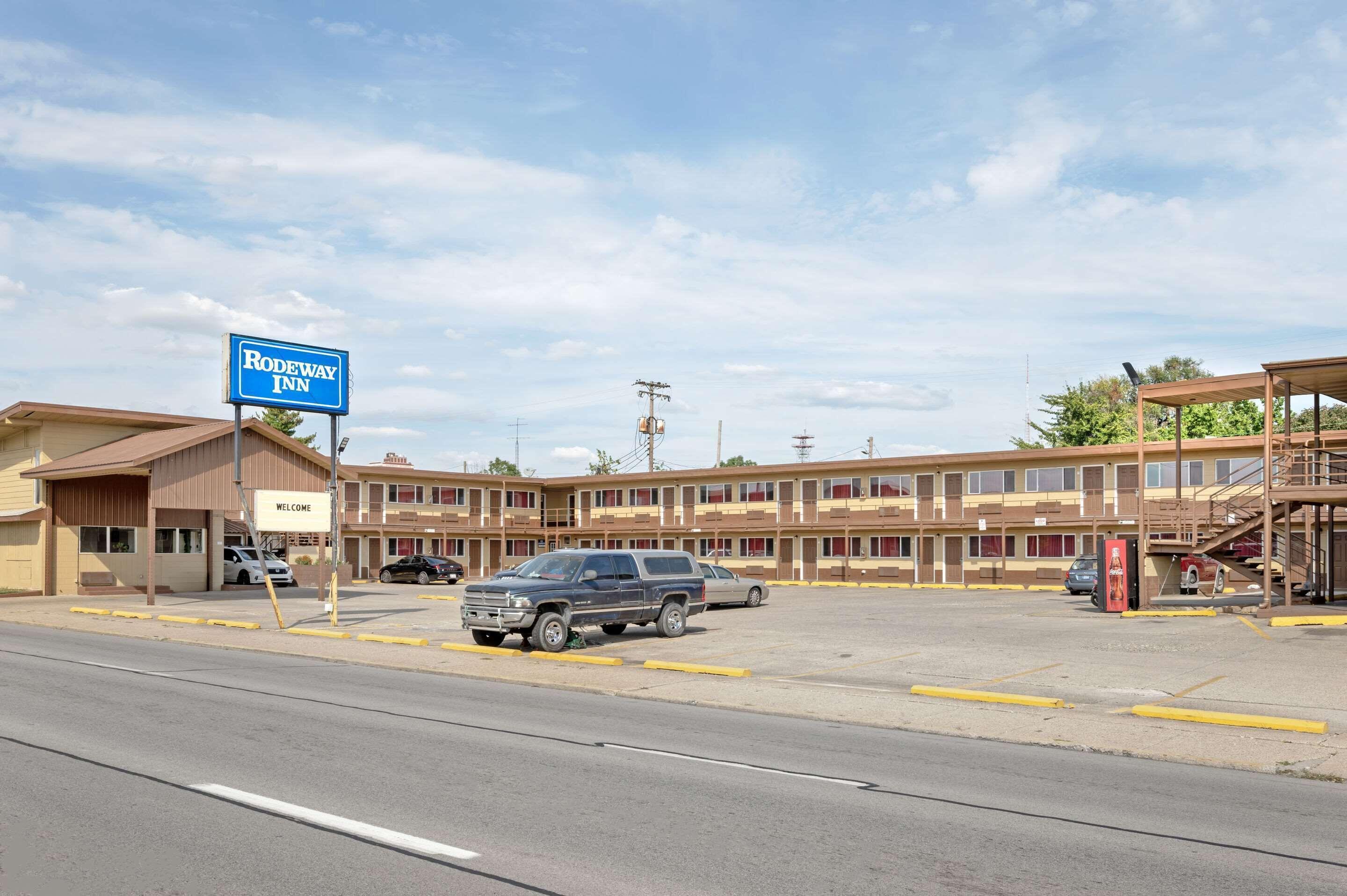 5 Smart 2-Star Hotels Near Hulman Center Worth Booking