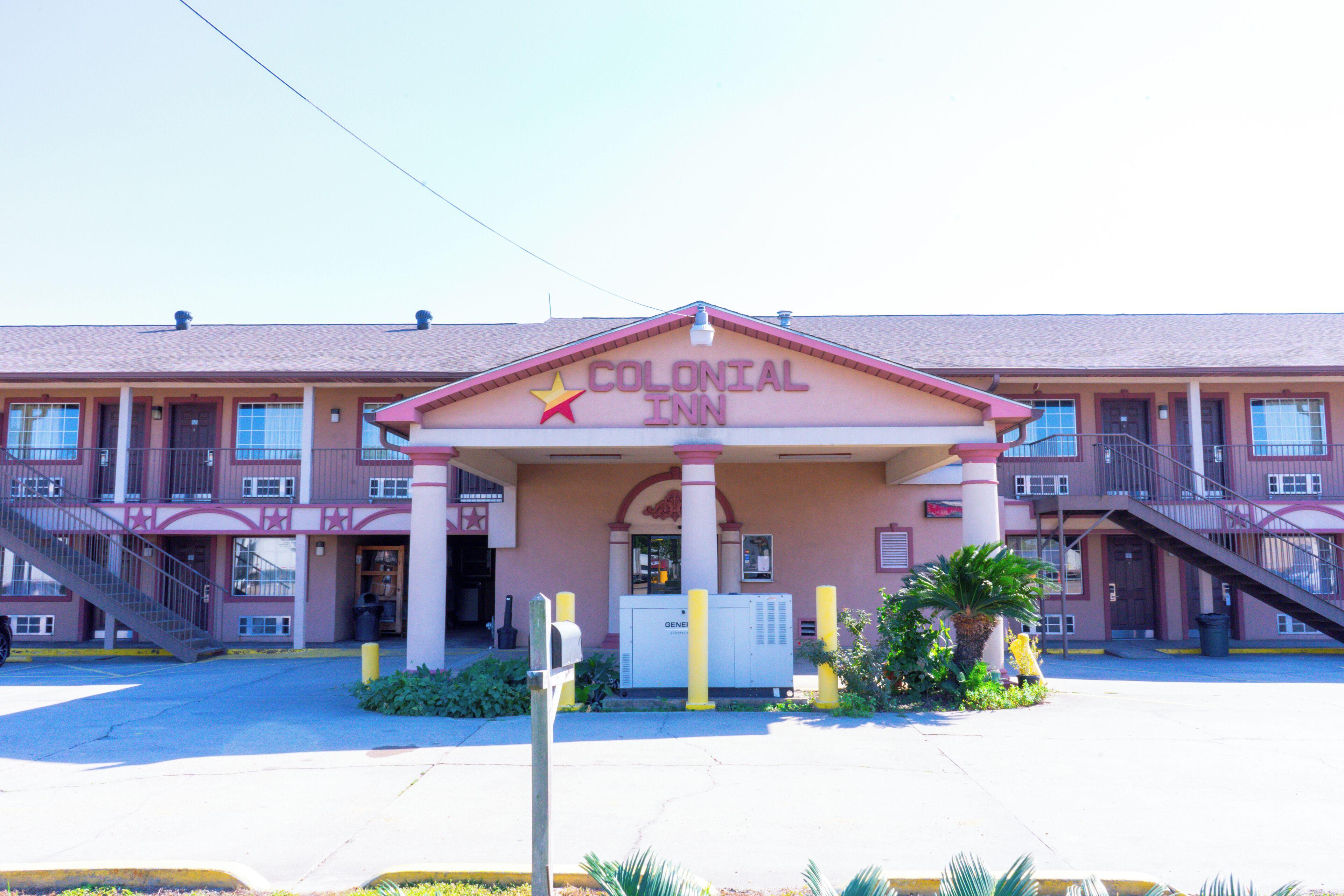 Where to Stay Near Small Business Dev Ctr: 5 Couple Hotels in Hammond