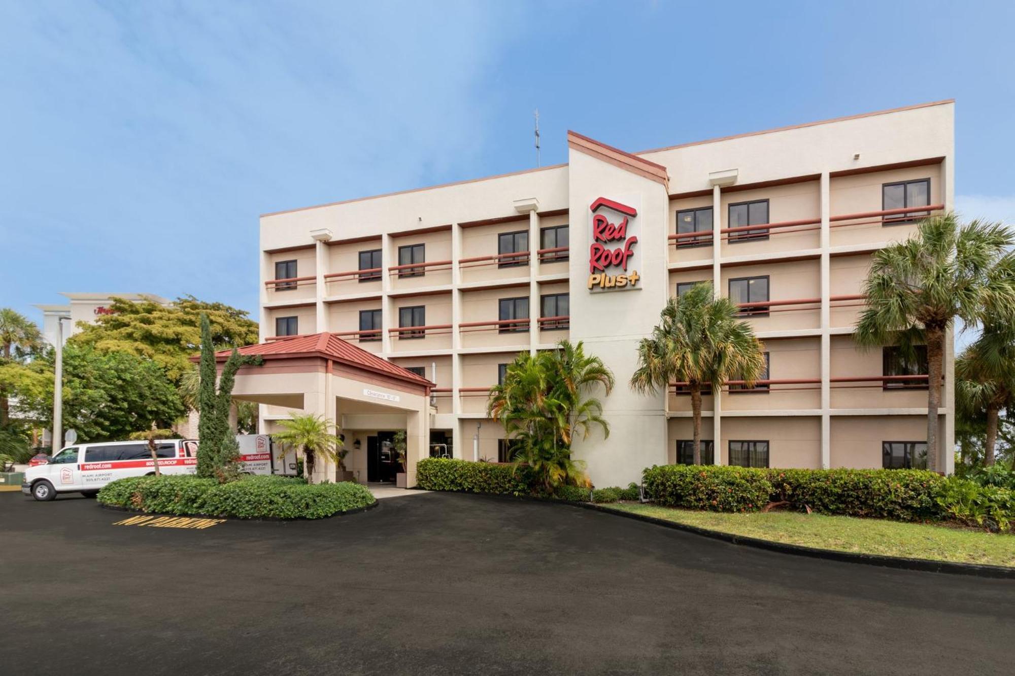 4 Budget Hotels Near Roberto Clemente Park Worth Booking