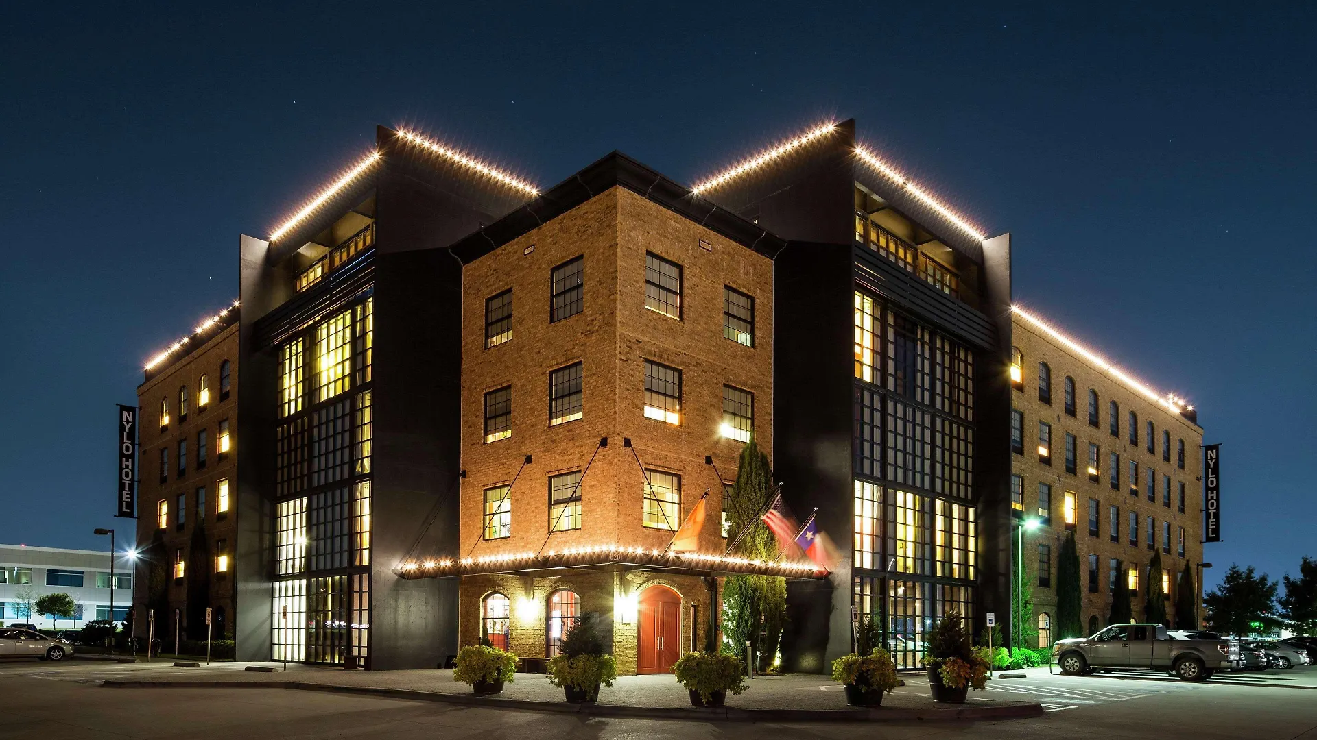 6 Exceptional Design Hotels Near Preston Towne Crossing That Deliver