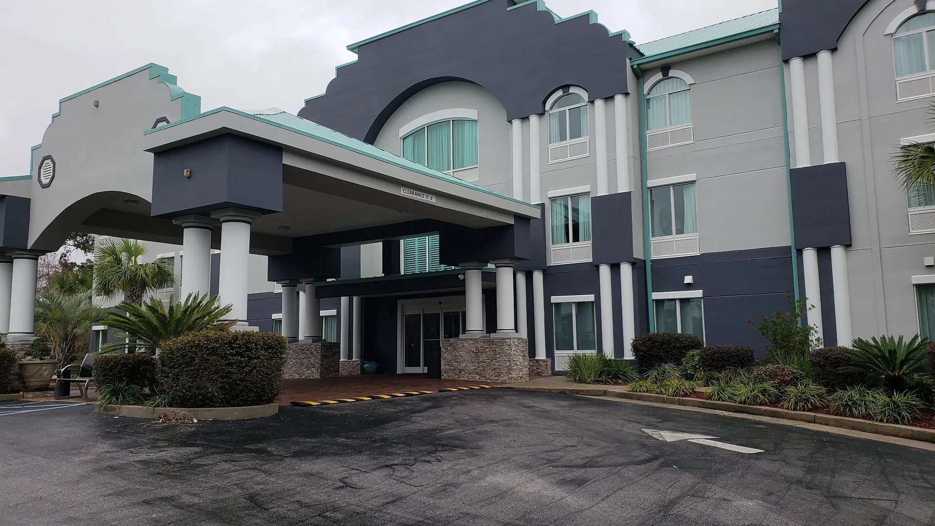 6 Smart Business Hotels Near Sams Surf City Worth Booking
