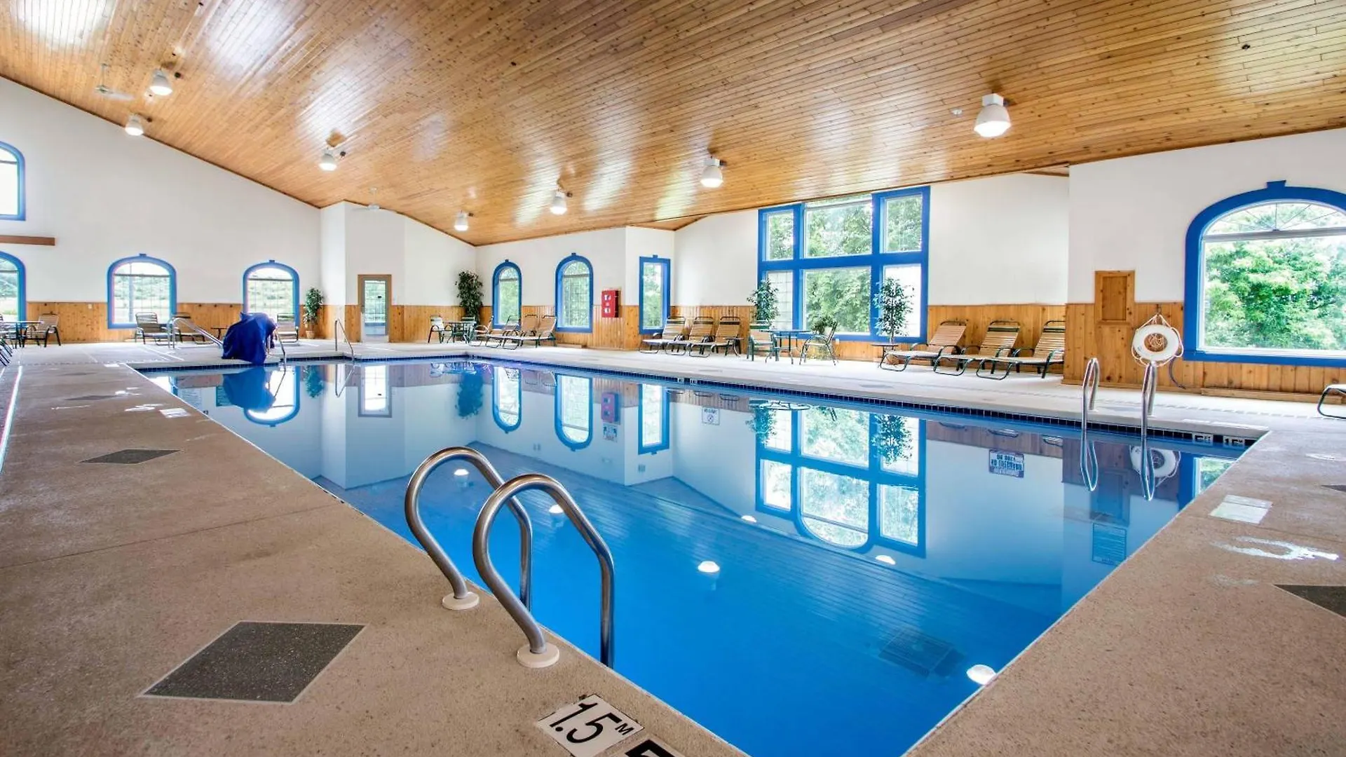 Staying in Wisconsin: 4 Comfort Suites Hotels Compared