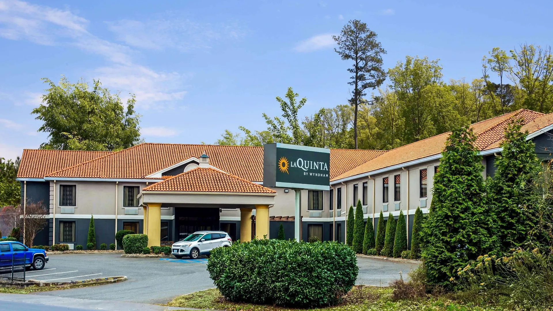 11 Top-Rated Business Hotels in the Blue Ridge Mountains