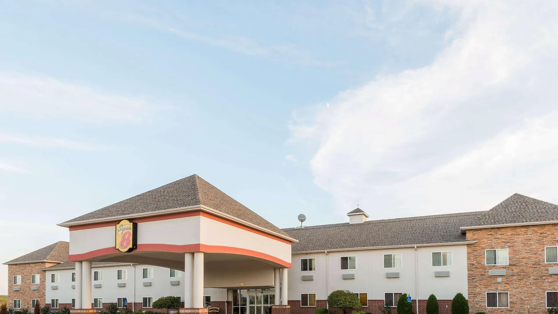 5 Affordable 2-Star Hotels Near Thomas Park, Salina