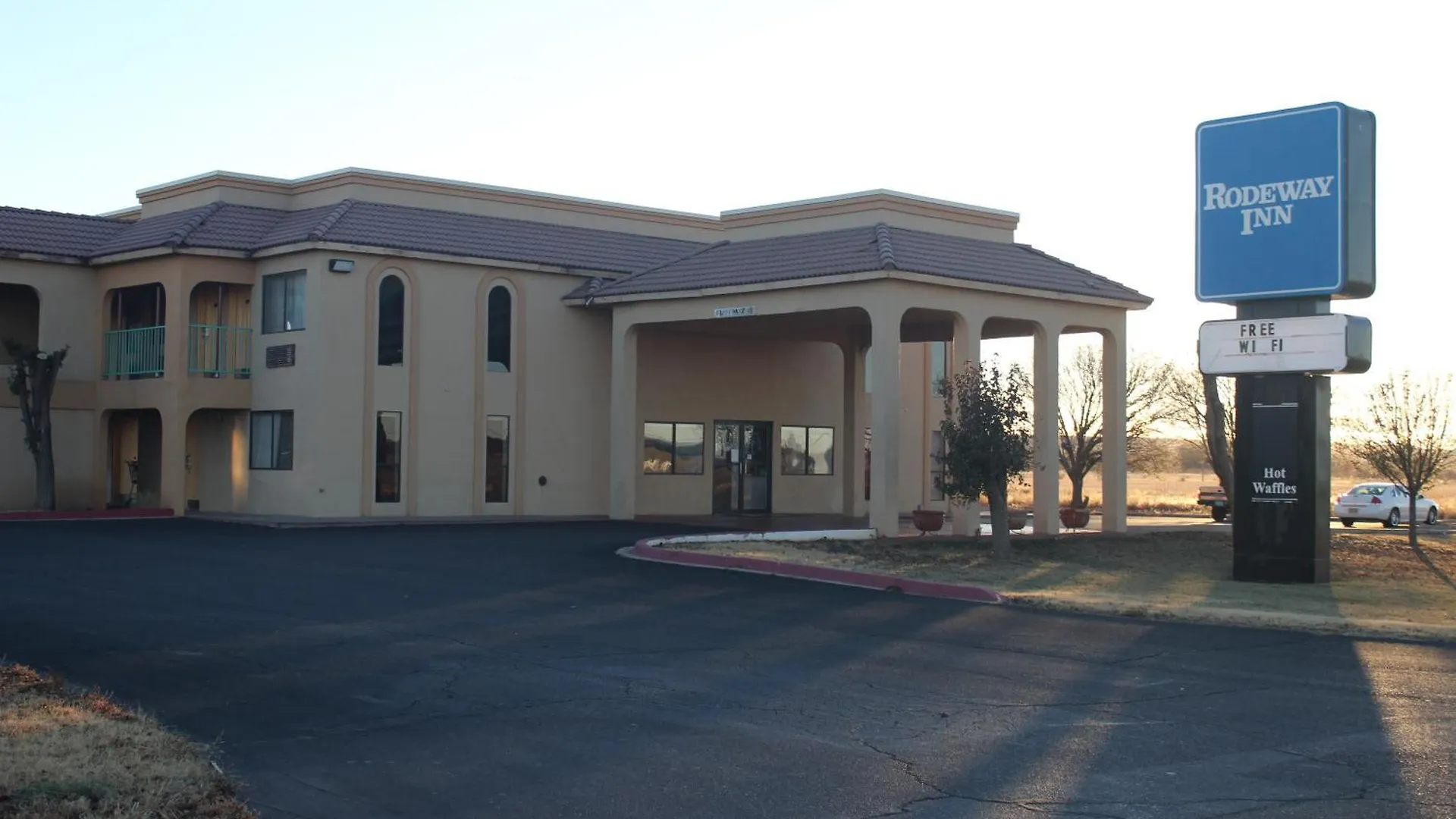 Where to Stay Near New Mexico State Parks: 4 Leisure Hotels in Tucumcari